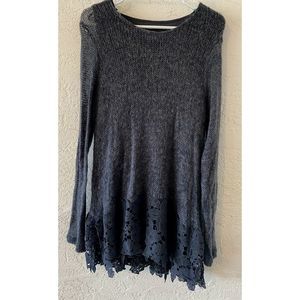 Lace Accented Light Weight Sweater (Large)